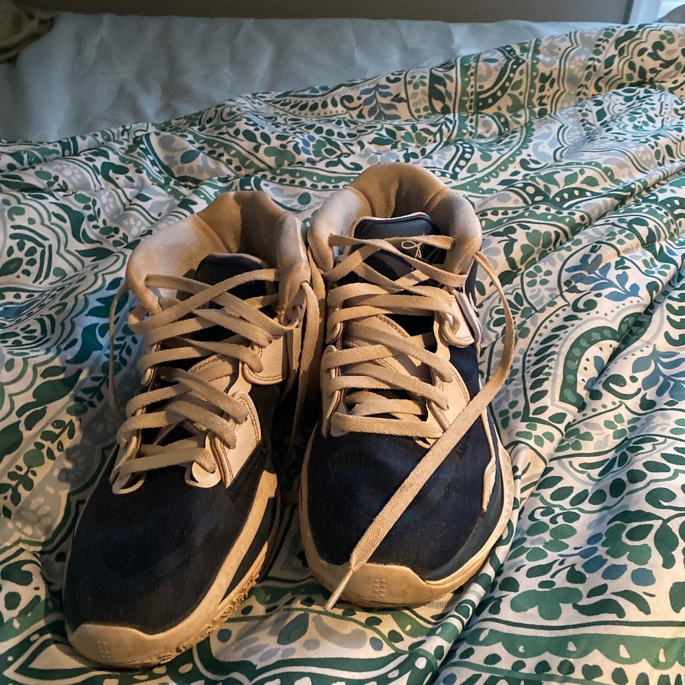 Kyrie infinity tb blue